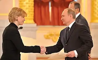 Данаи-Магдалини Куманаку вручает верительные грамоты Президенту России Владимиру Путину. 23 октября 2013 года.