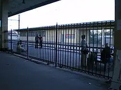 Решётка для разделения пассажиропотоков