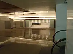 Входной вестибюль (станция Shidaiguangchang - Times Square)