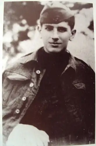 Георгиос Фарсакидис после ранения в бою при Крини, п-ов Халкидики, Центральная Македония, 11-9-1944