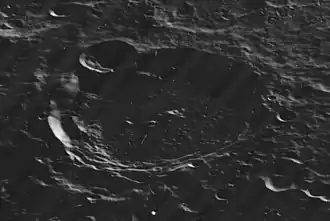 Снимок зонда Lunar Orbiter – V (север справа).