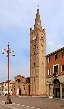 Аббатство Сан-Меркуриале и его знаменитая колокольня