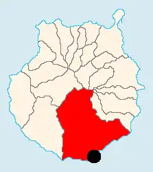 Location of Playa del Inglés, Maspalomas (black dot) within the municipal territory of an Bartolomé de Tirajana (shown in red) and Gran Canaria