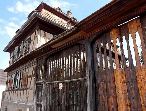 Старое здание