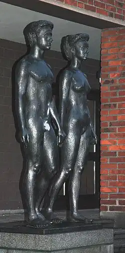 1948. Лондон, скульптура шведа Густава Нордала