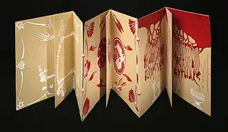 Тамара Иванова. Ханс Арп. Человек, 2008. Авторский рисунок, тушь, карандаш. Текст Ханса Арпа в переводе на русский язык. Лепорелло, скрепленное белыми и красными шнурами. Уникат