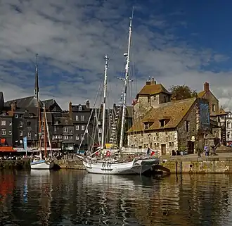 Вид на гавань и «дом лейтенанта»