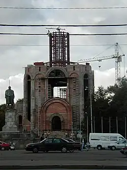 Строящийся храм. Сентябрь 2004 года