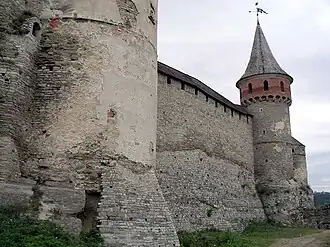 Одна из башен Каменец-Подольского замка