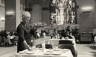 В ресторане. 1970-е годы