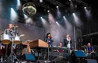 LCD Soundsystem на выступлении в 2016 году.