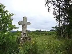 Крест в лесу