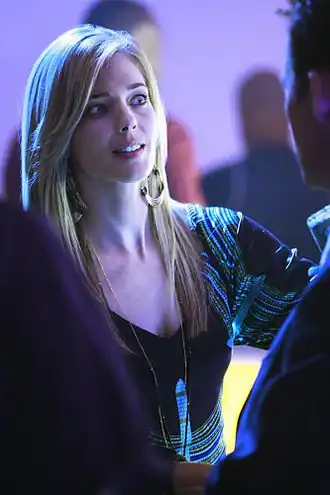 Кристина Мур в роли Трейси Кларк.