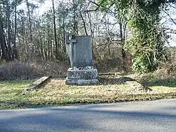 Памятник Жану Пино