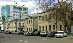 Дом № 5, 7, 9 в начале улицы