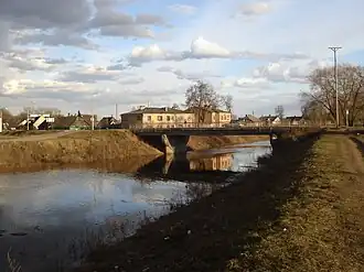 Мост через Лауцесу во время весеннего паводка 2009 года