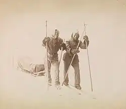 Нансен и Свердруп буксируют нарты