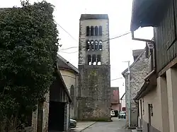 Колокольня церкви Сен-Этьен (XII век)