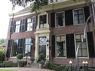 Имение Зёйленбург, где располагается Зёйленбургский планетарий