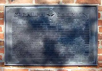 Памятная табличка на доме, где родился Ральф Шервин