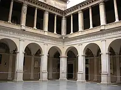 Кьостро. Архитектор Д. Браманте. 1504