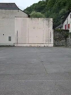 Фронтон (площадка для игры в пелоту)