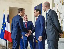 Госсекретарь Рубио с президентом Франции Эммануэлем Макроном в Париже.