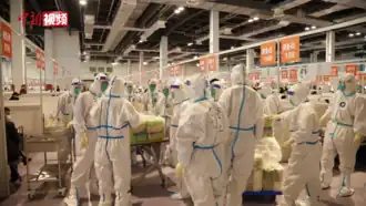 Койки в выставочном зале Shanghai Expo