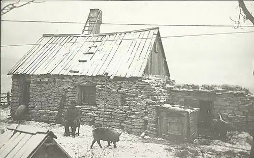 Жилой дом из плитняка в карьере Вяйке-Ласнамяэ, 1920–1940 годы