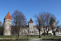 Башенная площадь в мае, 2010 год