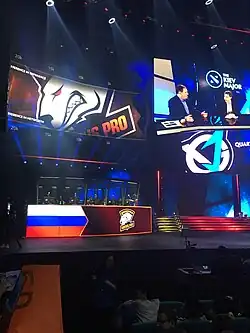 Команда Virtus.pro в кабинке перед матчем