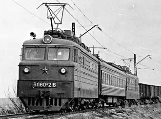 ВЛ80Б-216 с вагоном между секциями на испытаниях в Новочеркасске