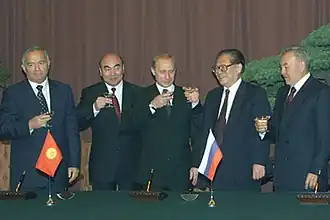 Главы государств — основателей ШОС после подписания совместного заявления